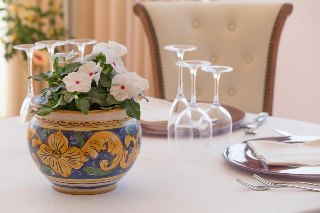 Hotel Sole Castello (Adults Only) Taormina Dış mekan fotoğraf
